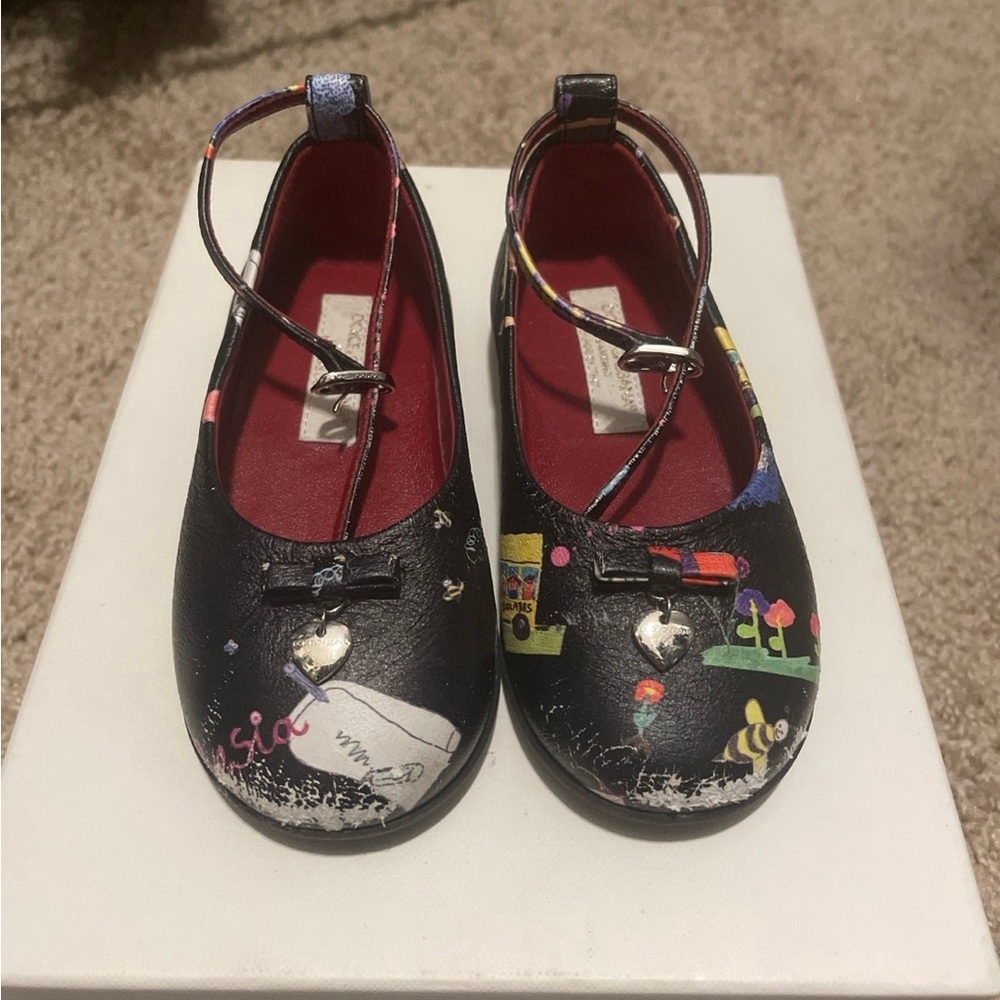 Good used D&G kids Dolce & Gabbana leather shoes.